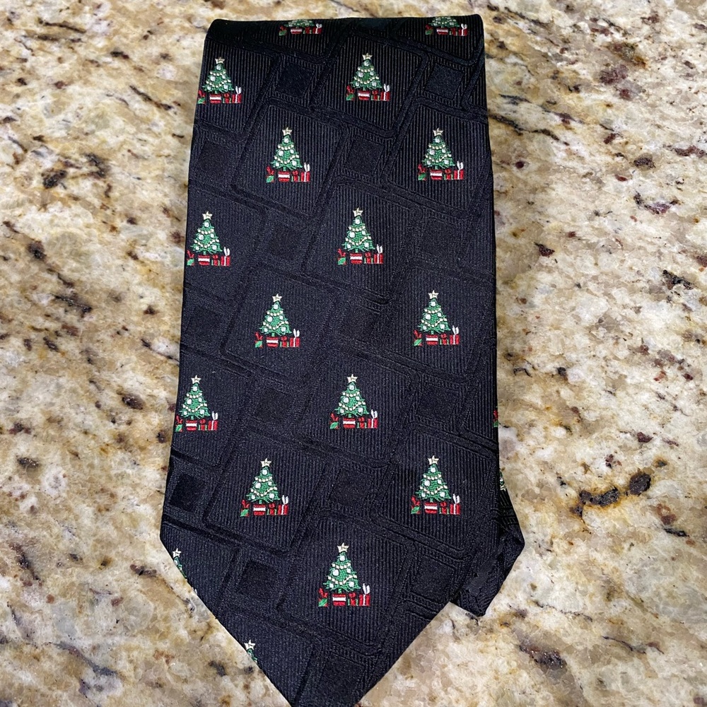 Van Heusen Christmas Tree Holiday Neck Tie